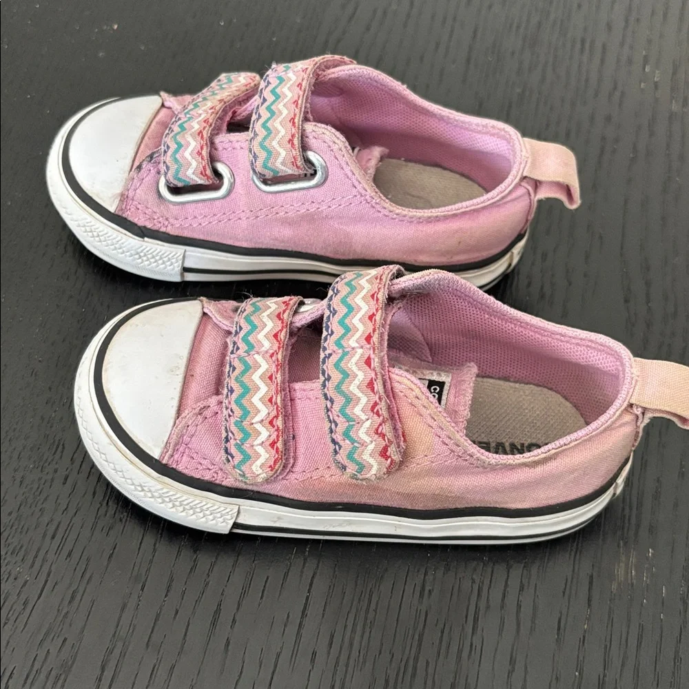 Converse Infant/ Toddler All-Stars in Pink and Zig Zag Baby Size 6